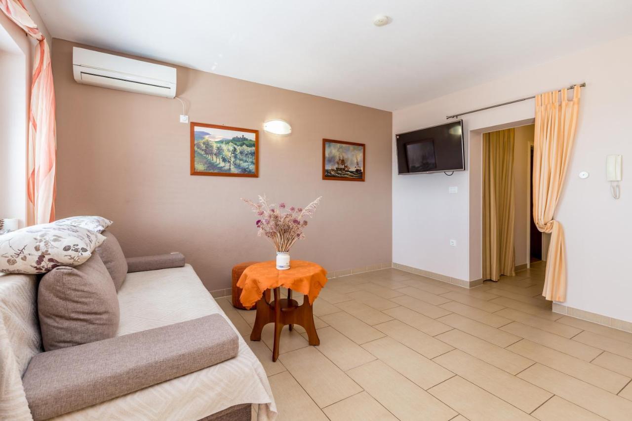 Apartment Ana