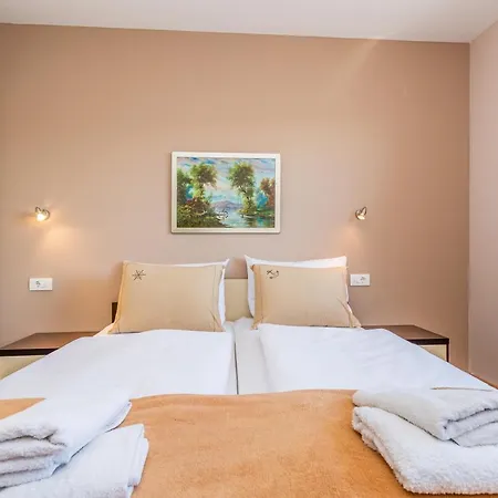 Apartman Ana Krk Town Exterior photo