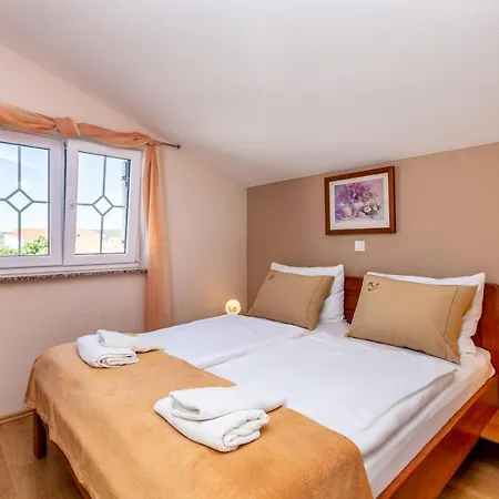 Apartman Ana Krk Town Exterior photo