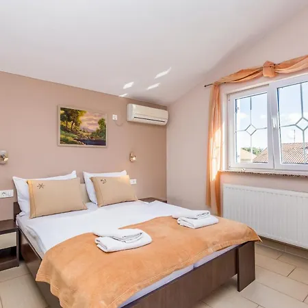 Apartman Ana Krk Town Exterior photo