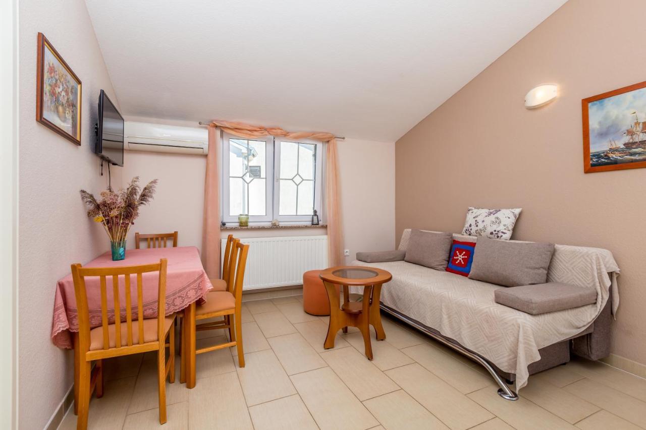 Apartment Ana Krk Town